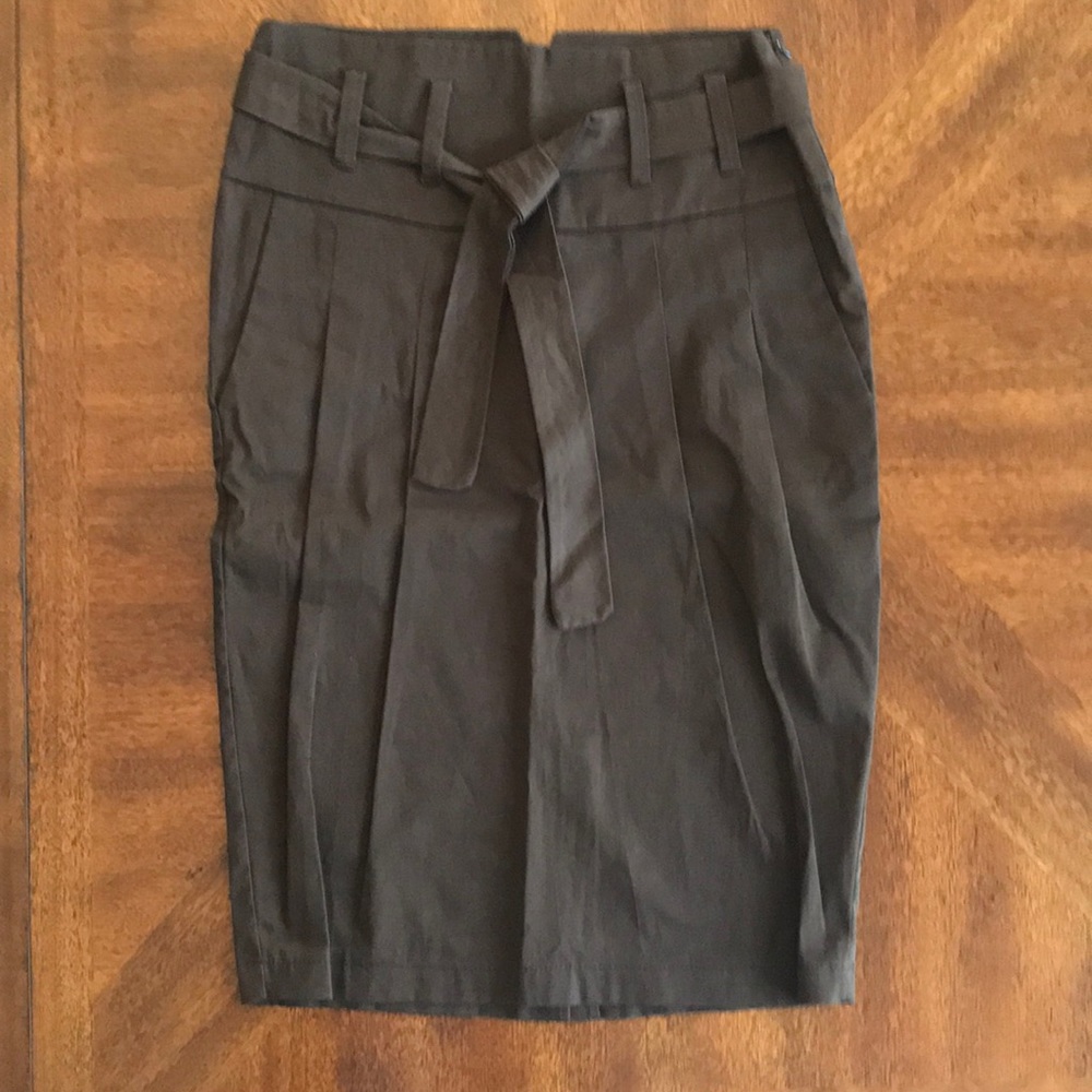 Brown high waist rise pencil skirt with belt